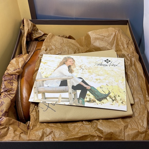 BNIB Patricia Nash Sabbia Boots with Leather strings Tan Leather 6 - Picture 10 of 10